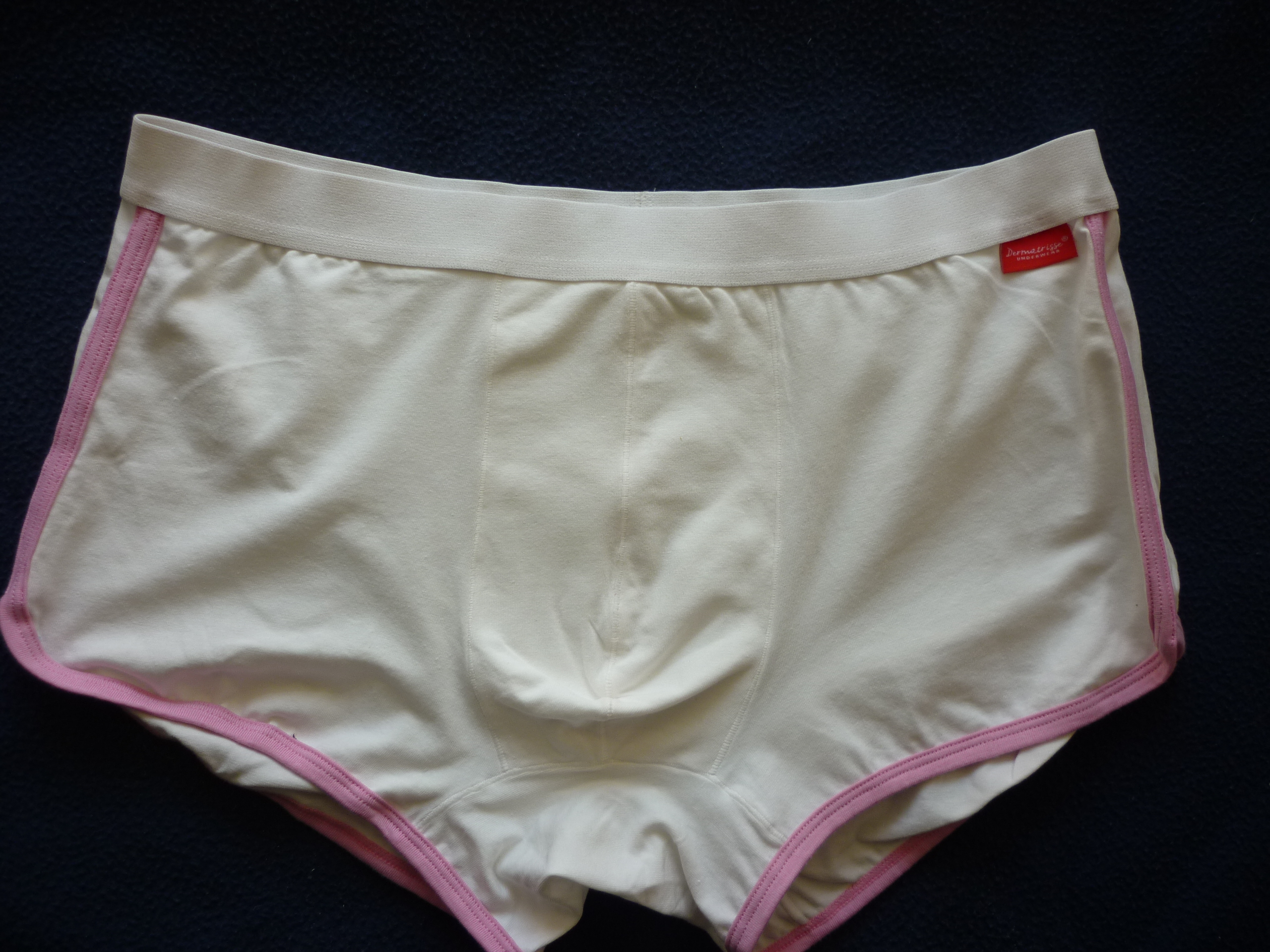 MEN'S UNDERWEAR (BRIEF) II GUARANTEED TOP QUALITY II OFF WHITE WITH PINK LININGIIDON'T MISS THIS CHANCE-3 Pcs.II FREE HOME DELIVERY(POST NORD)IIDISCOUNT 35% IIART.No.190822-1060336