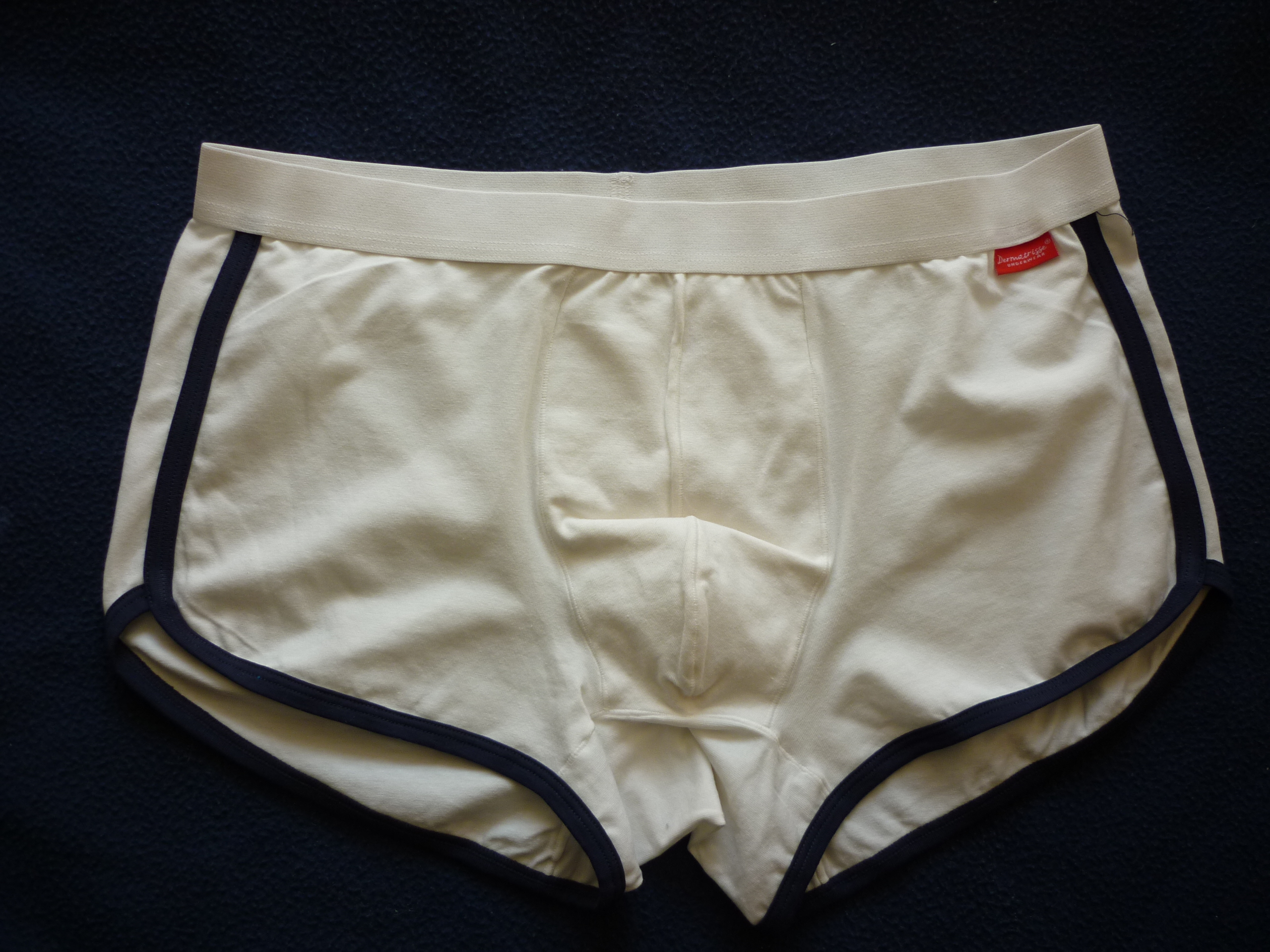 MEN'S UNDERWEAR (BRIEF) II GUARANTEED TOP QUALITY II OFF WHITE WITH NAVY LINING IIDON'T MISS THIS CHANCE-3 Pcs.II FREE HOME DELIVERY(POST NORD)IIDISCOUNT 35% IIART.No.190822-1060334