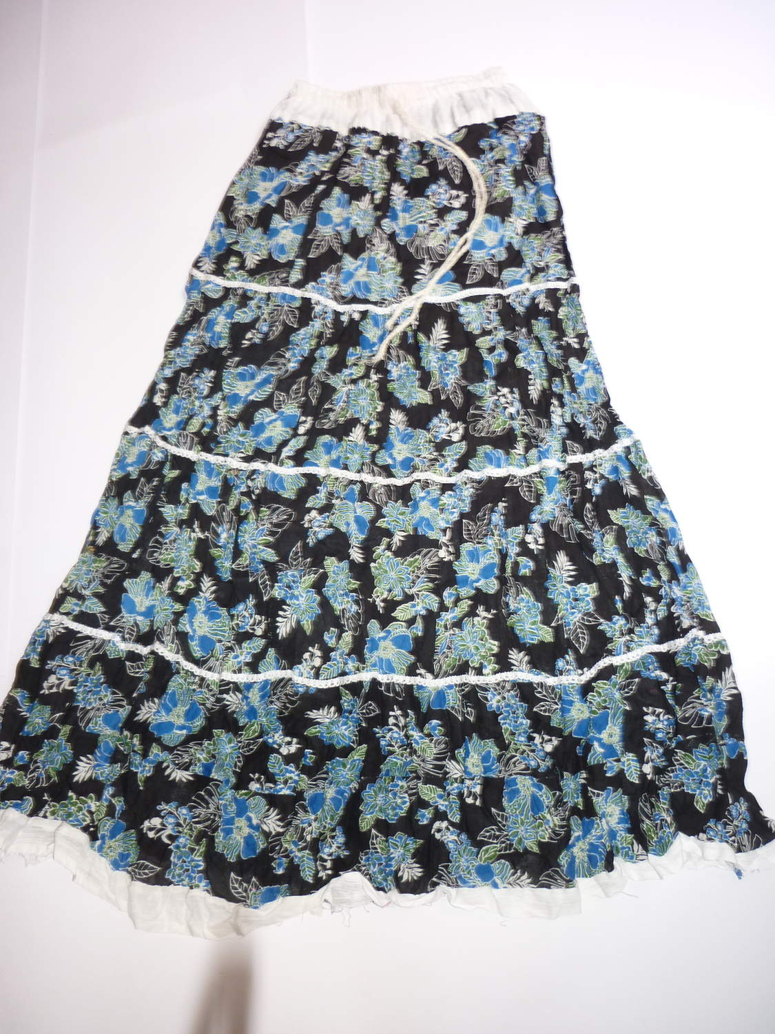 Indian Floral Long Skirt || Guaranteed Low Price || 25% Discount || Free Delivery(Post Nord) || Art. No. 35573772